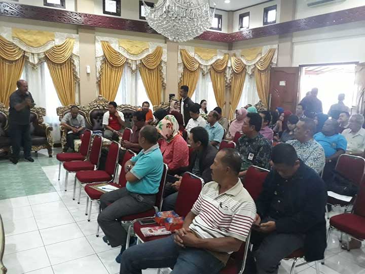 Rapat kesiapan stok bahan pokok Manokwari, Jumat (24/11).