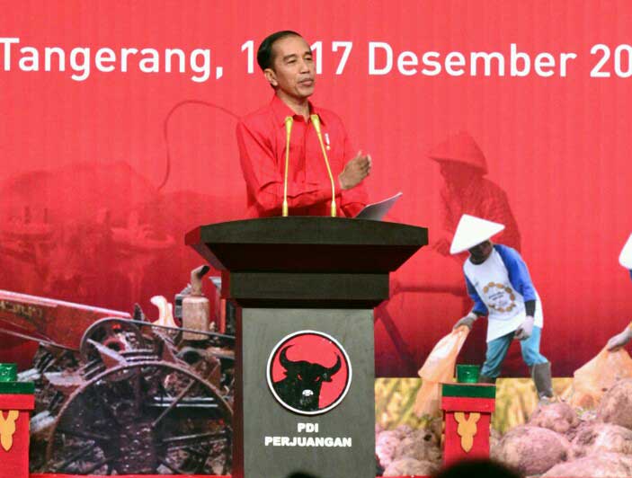 Presiden Joko Widodo dalam Rakornas Tiga Pilar PDI-Perjuangan, di Indonesia Convention Exhibition (ICE) BSD, Tangerang, Sabtu (16/12).