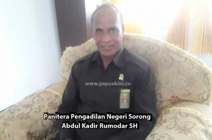 Panitera Pengadilan Negeri Sorong Abdul Kadir Rumodar SH