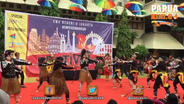 Tarian Papua Meriahkan Festival Budaya 8