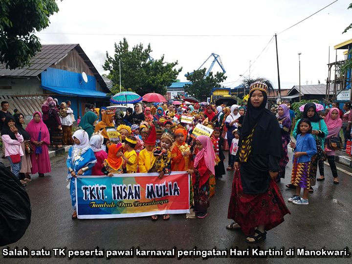 Pakai Busana Adat, Ribuan Anak TK Gelar Pawai Karnaval