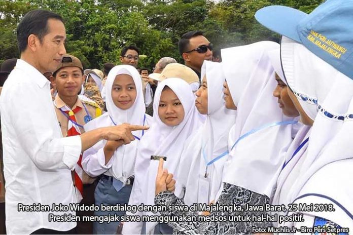 Presiden Joko Widodo Ajak Siswa Manfaatkan Media Sosial untuk Hal Positif