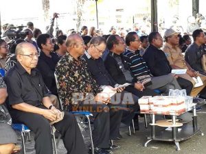 Warga Usul Jalan Utama Wondama Dinamai Alberth Hanok Torey