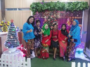 Dharma Wanita Persatuan Papua Barat Berbagi Kasih