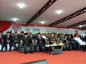Upacara HUT RI di Teluk Bintuni Becek