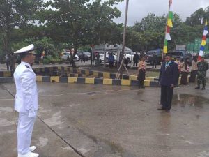 Upacara HUT RI di Teluk Bintuni Becek