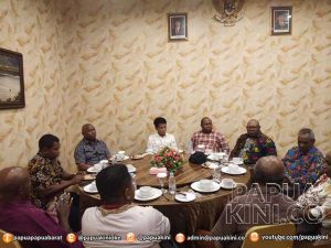 Simak Keras Tapi Sejuknya Penyampaian Tiga Kepala Suku Besar Arfak Soal Manokwari Rumah Kita Bersama