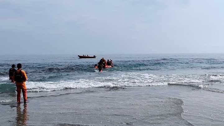 Hari Kelima Masih Nihil, Pencarian Polisi Tenggelam Sampai ke Aipiri