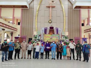 Gubernur Papua Barat Bantu 500 Sak Semen Sekolah Minggu Via Dolorosa Teluk Bintuni