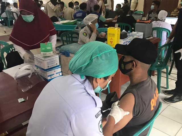 78 Siswa Bintara Polri Papua Barat Vaksinasi Dosis Kedua