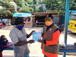 BPBD Papua Barat Bagi Masker di Pasar Jembatan Puri Sorong, Sosialisasi di Pulau Doom