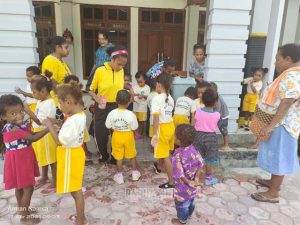 Anak-anak PAUD Debora Diajarkan Sikat Gigi dan Protokol Kesehatan