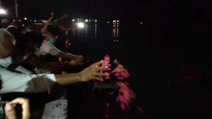 Bupati Manokwari Tabur Bunga Tenggelamnya KRI Nanggala 402