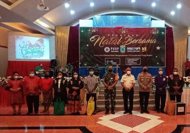 PGGP dan Dinas PUPR Papua Barat Berbagi Kasih Natal