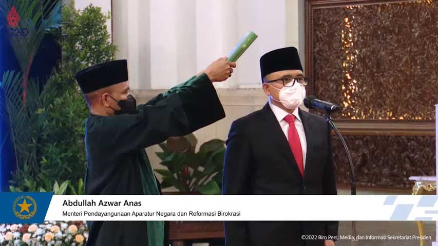 Jokowi Lantik Mantan Bupati Banyuwangi Jadi Menpan RB