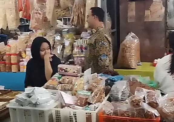 Viral Video Anies Baswedan Dicuekin di Pasar Gede Solo