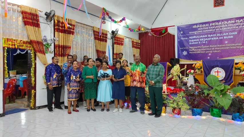 Perayaan Natal Ikatan Kerukunan Keluarga Kampung Mambui