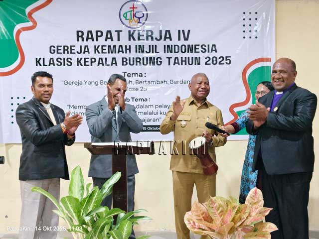 Gubernur Papua Barat Buka Rapat Kerja IV Gereja Kemah Injil Indonesia Klasis Kepala Burung