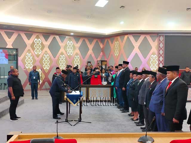 Gubernur Papua Barat Lantik 2 Staf Ahli, 8 Kepala Dinas, 1 Kepala Biro